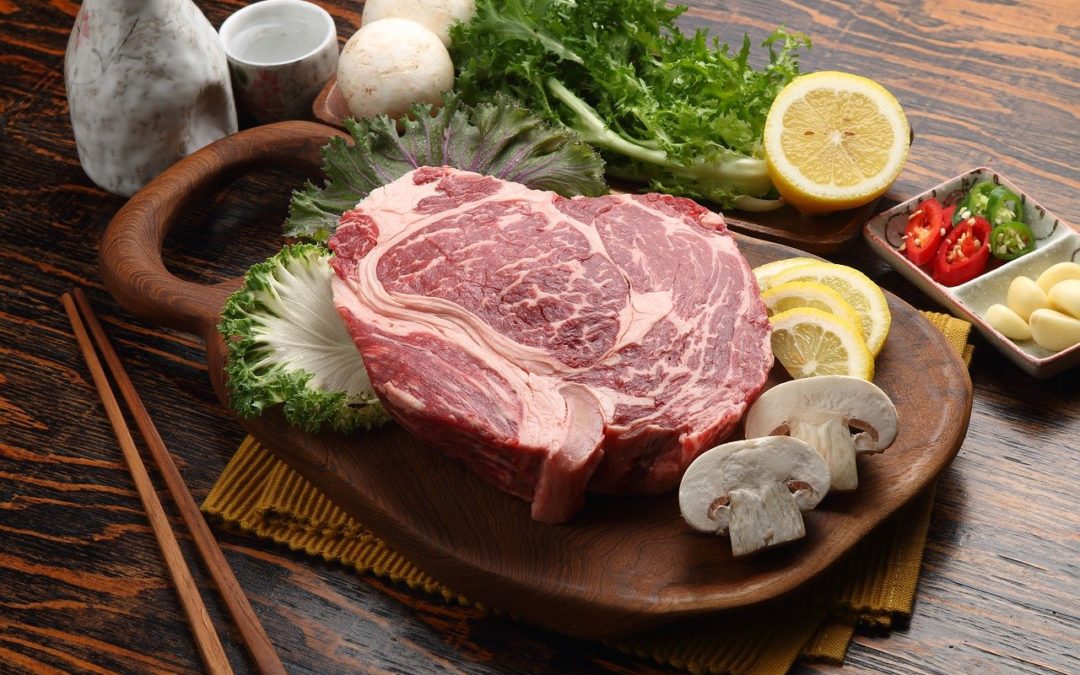 Rib Eye Steak mit Pilzen grillen